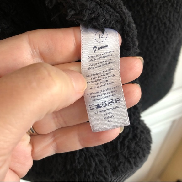 Ivivva by Lululemon girl’s reversible fuzzy vest - Picture 14 of 15